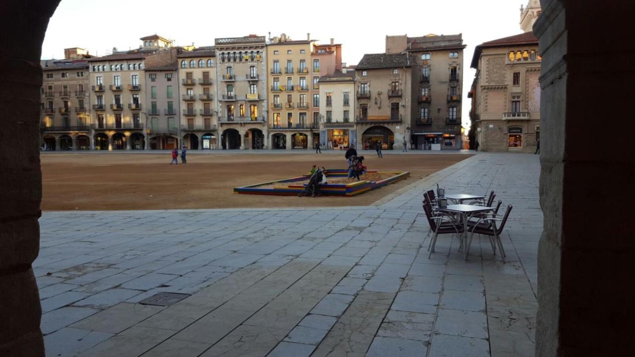 Apartaments Vicus 2 Con Vistas A La Plaza Mayor De Vic Dış mekan fotoğraf