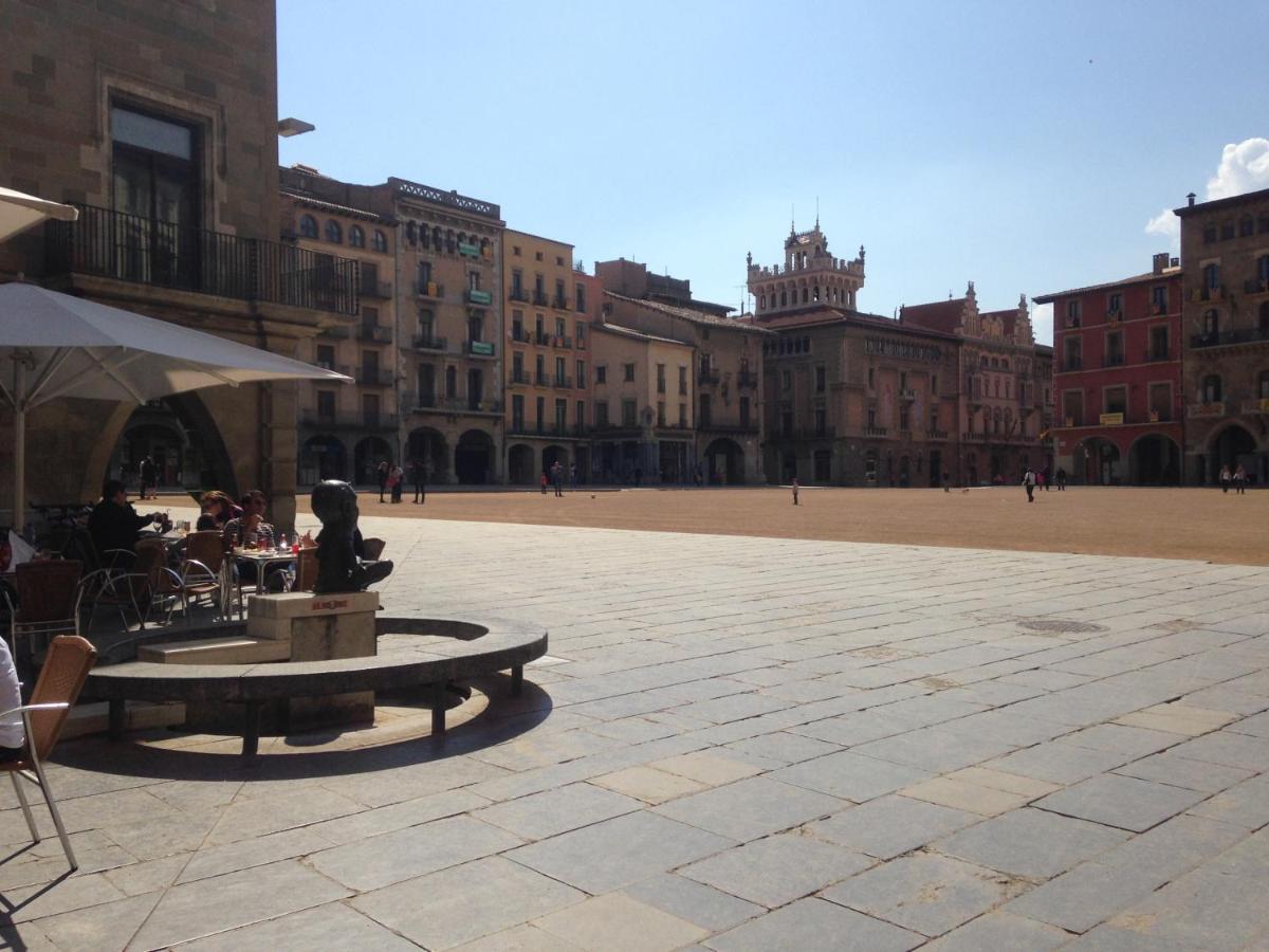 Apartaments Vicus 2 Con Vistas A La Plaza Mayor De Vic Dış mekan fotoğraf