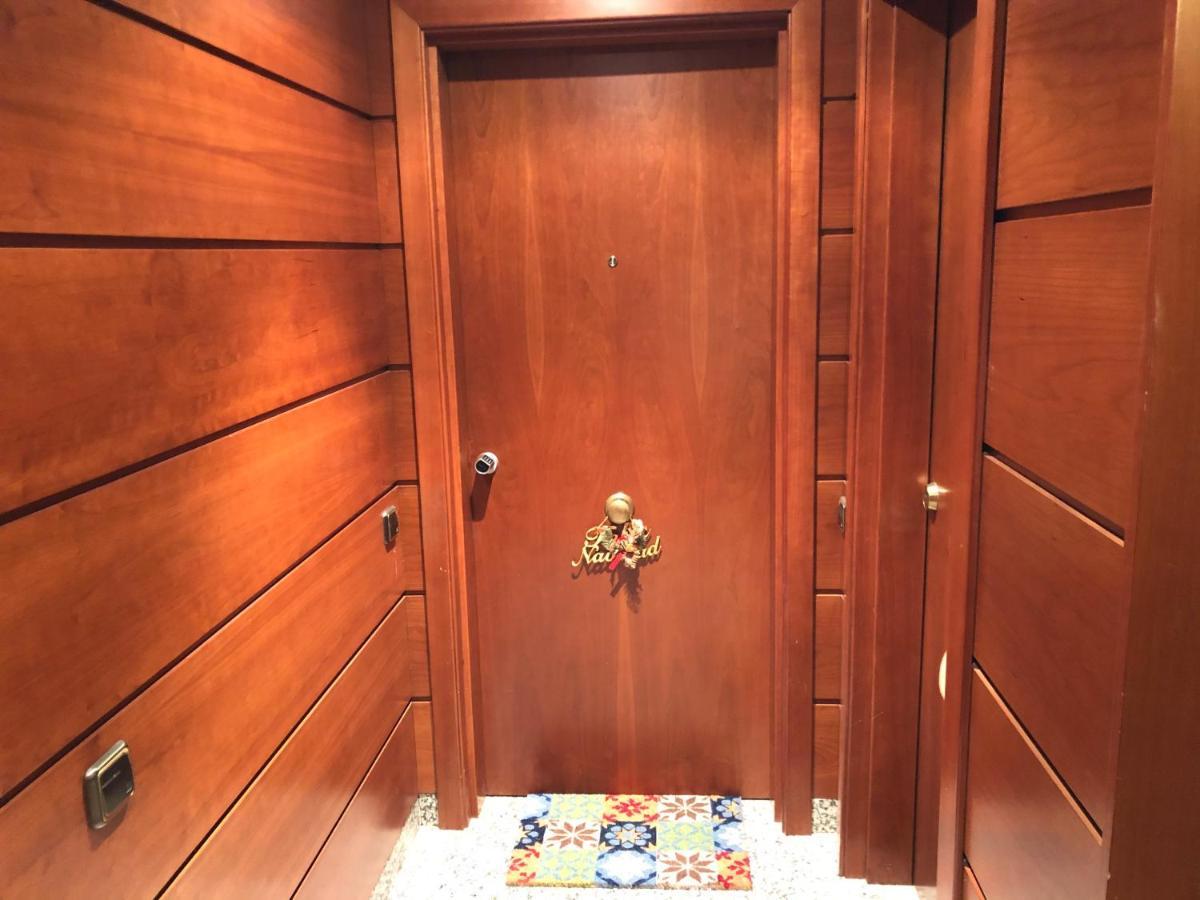 Apartaments Vicus 2 Con Vistas A La Plaza Mayor De Vic Dış mekan fotoğraf