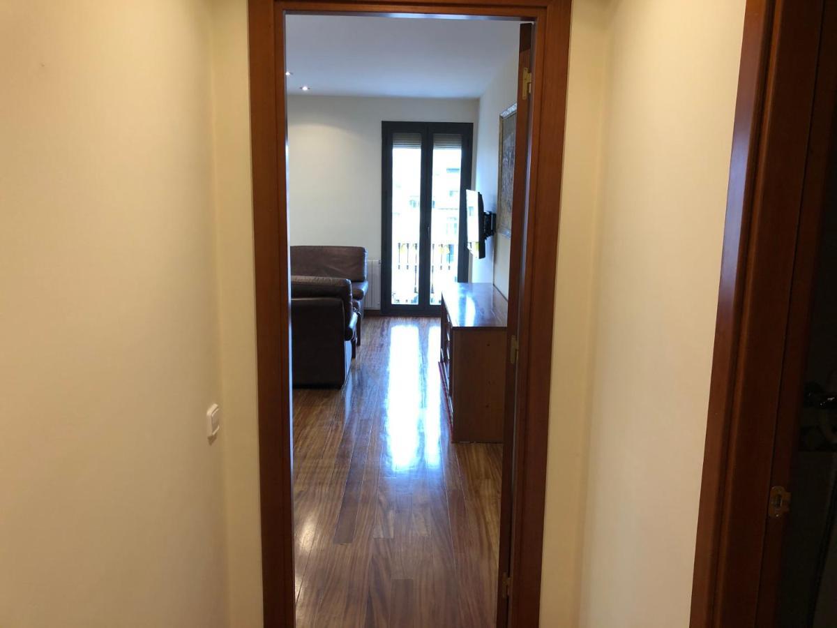 Apartaments Vicus 2 Con Vistas A La Plaza Mayor De Vic Dış mekan fotoğraf