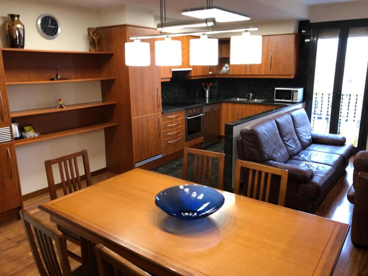 Apartaments Vicus 2 Con Vistas A La Plaza Mayor De Vic Dış mekan fotoğraf