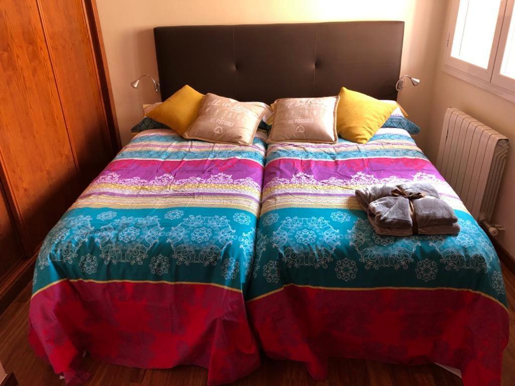 Apartaments Vicus 2 Con Vistas A La Plaza Mayor De Vic Dış mekan fotoğraf